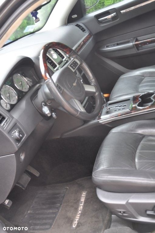 Chrysler 300C 5.7 V8 HEMI AWD Automatik - 22