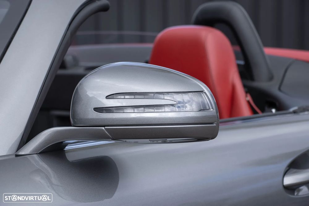 Mercedes-Benz SLS 63 AMG Roadster - 16