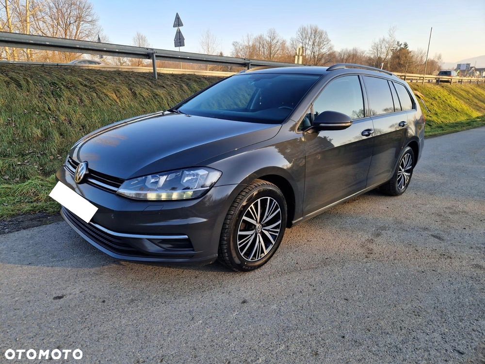 Volkswagen Golf - 1