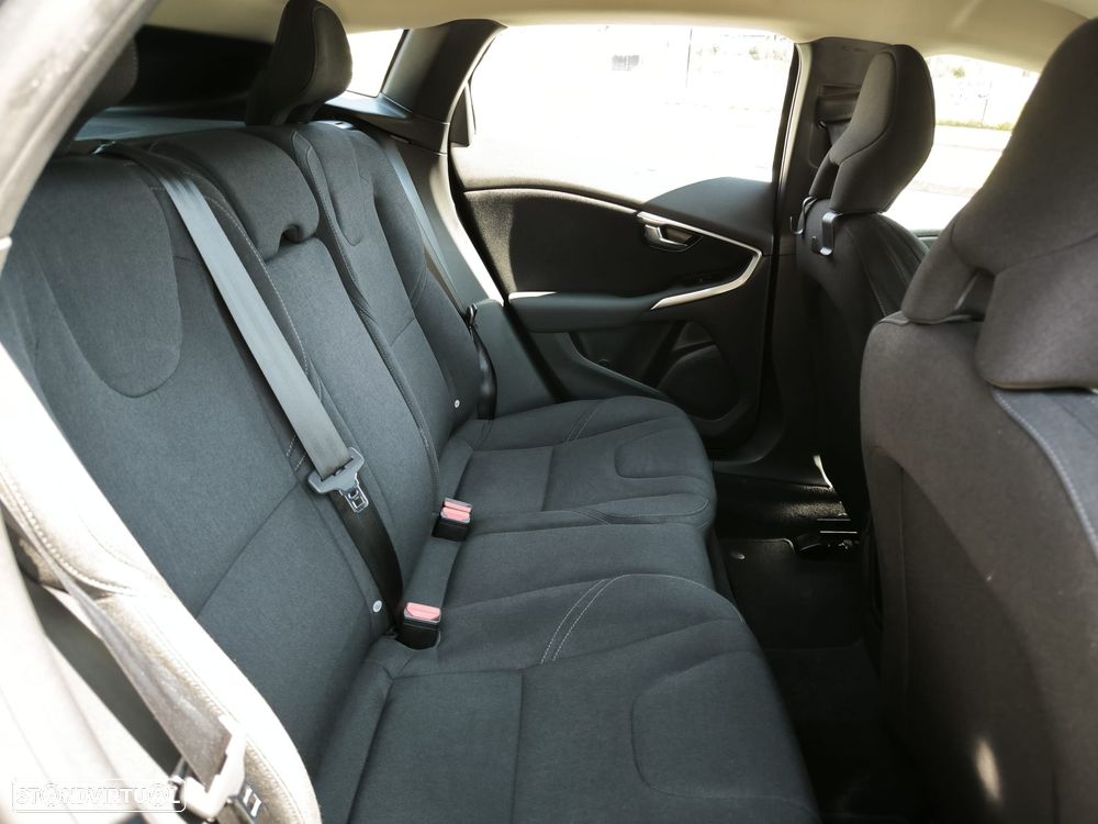 Volvo V40 2.0 D2 Kinetic - 4