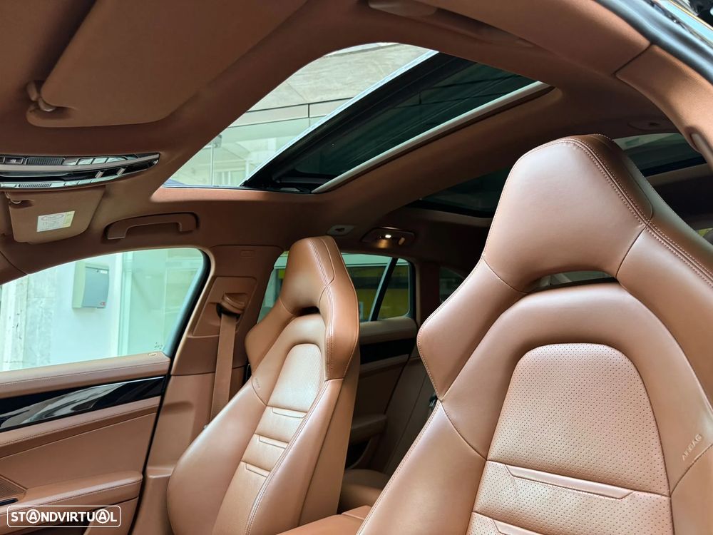 Porsche Panamera Sport Turismo 4S E-Hybrid - 4