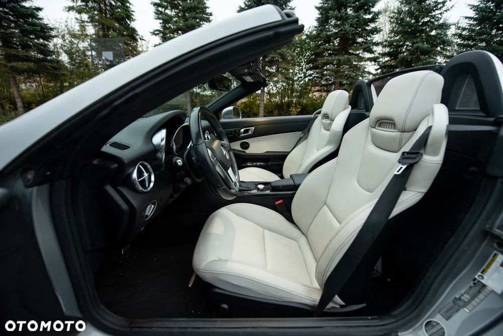 Mercedes-Benz SLK 250 (BlueEFFICIENCY) 7G-TRONIC - 27