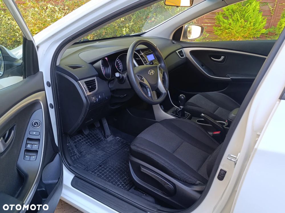 Hyundai i30 1.6 GDI BlueDrive Classic + - 15