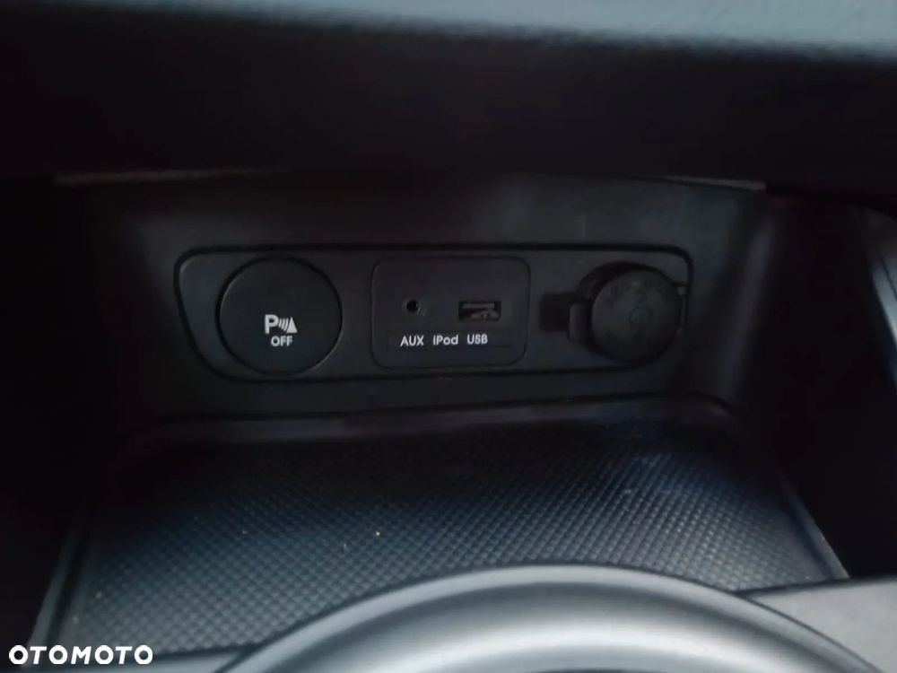 Kia Sportage 2.0 L - 17