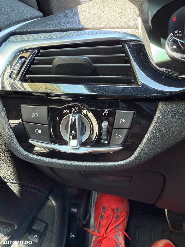BMW Seria 5 530d xDrive AT - 34