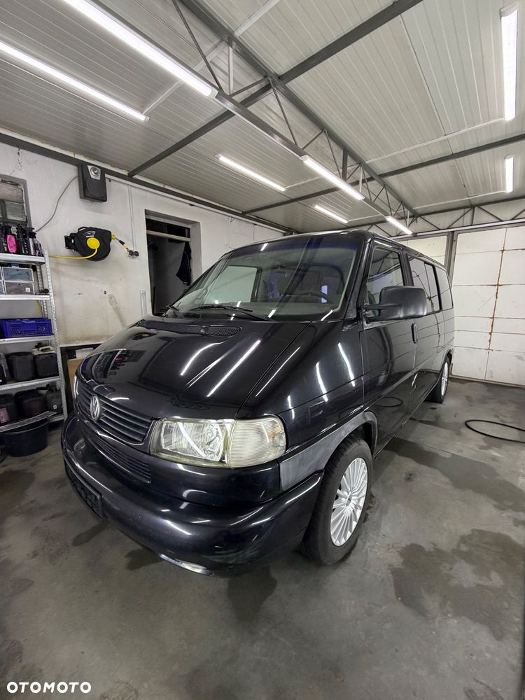 Volkswagen Multivan - 1