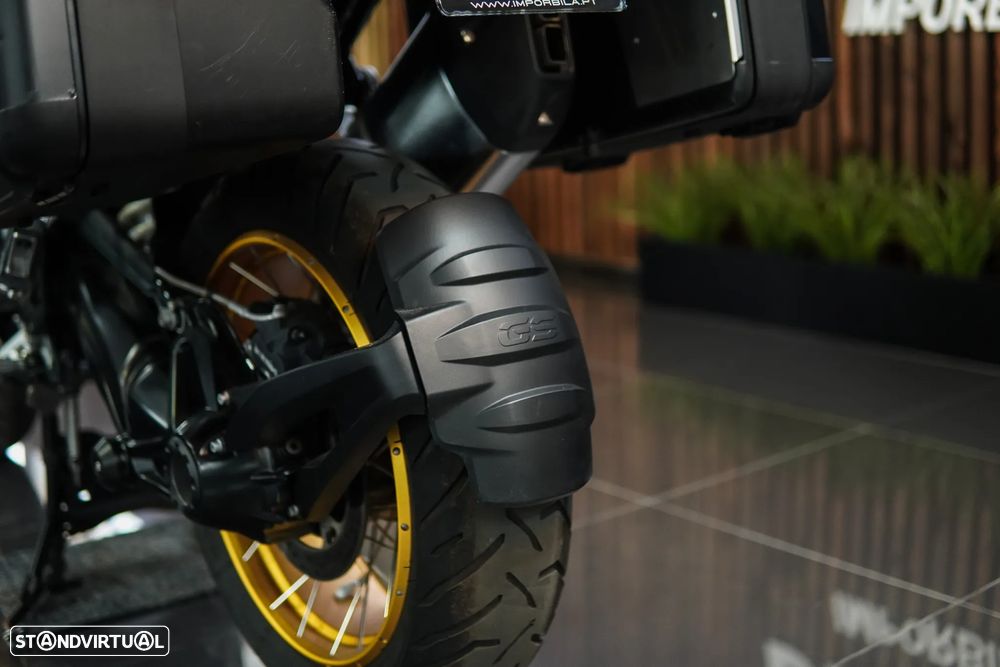 BMW R 1250 GS TRIPLE BLACK - 16