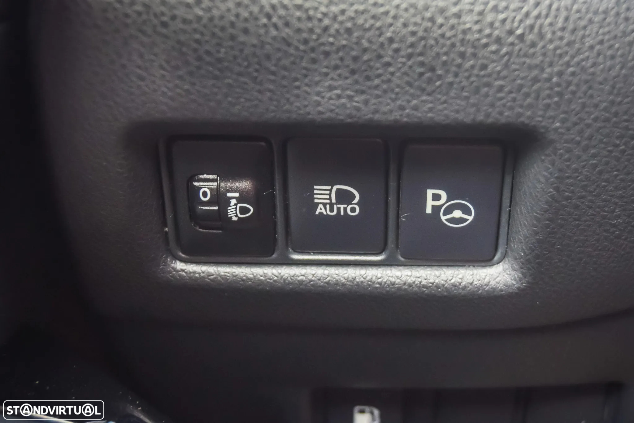Toyota C-HR 1.8 HSD Exclusive+P.Luxury - 16