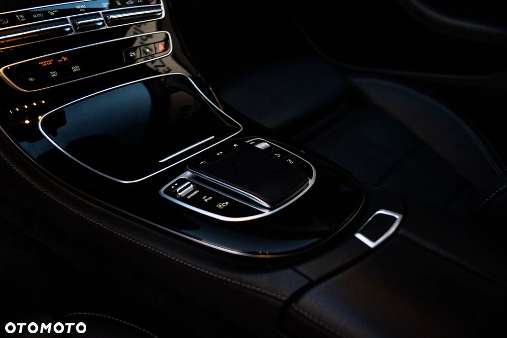 Mercedes-Benz Klasa E 300 AMG/Avantgarde - 15