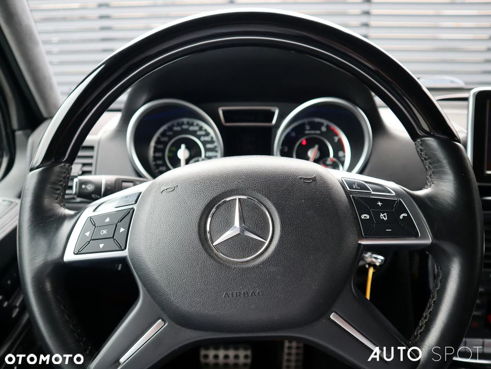 Mercedes-Benz Klasa G AMG 63 AMG SPEEDSHIFT 7G-TRONIC - 25