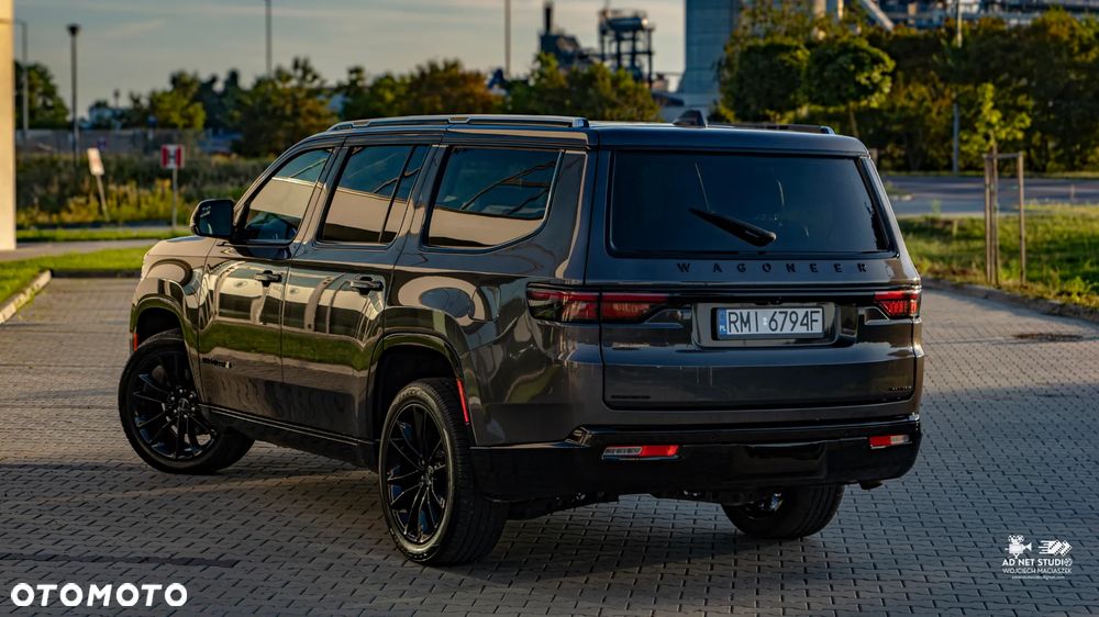 Jeep Wagoneer - 10