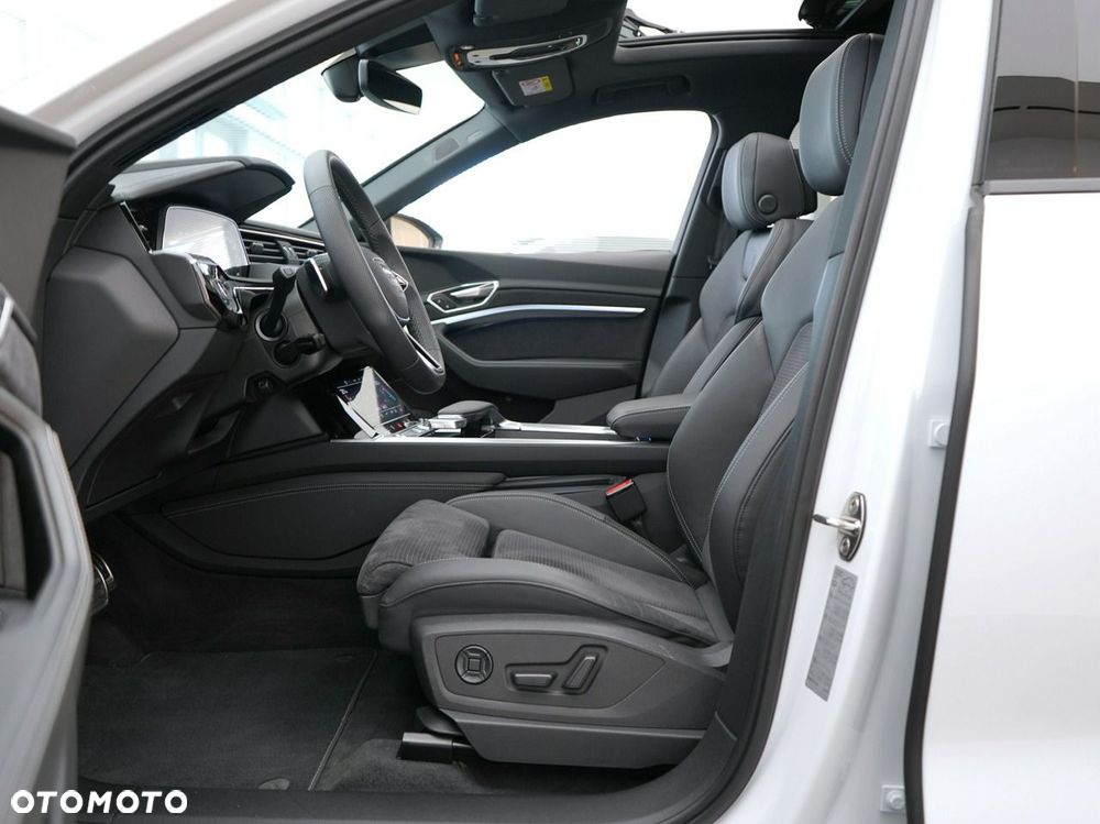 Audi Q8 - 18
