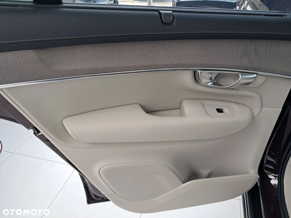 Volvo XC 90 B5 B AWD Ultra Bright 7os - 16