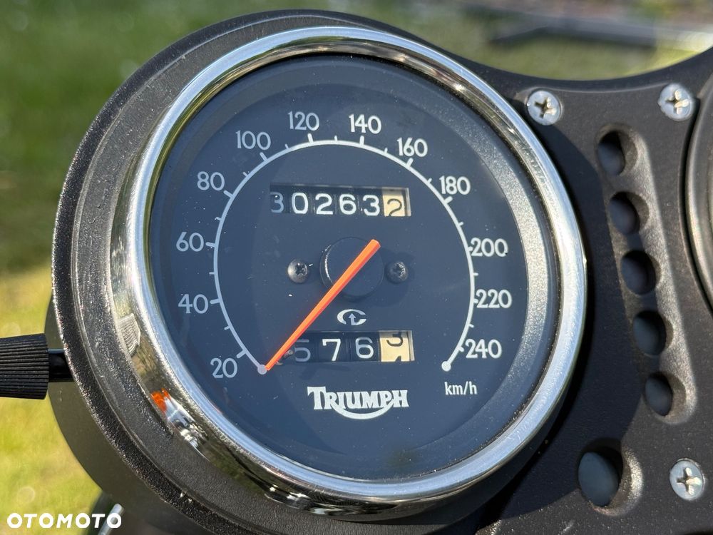 Triumph Thunderbird - 34