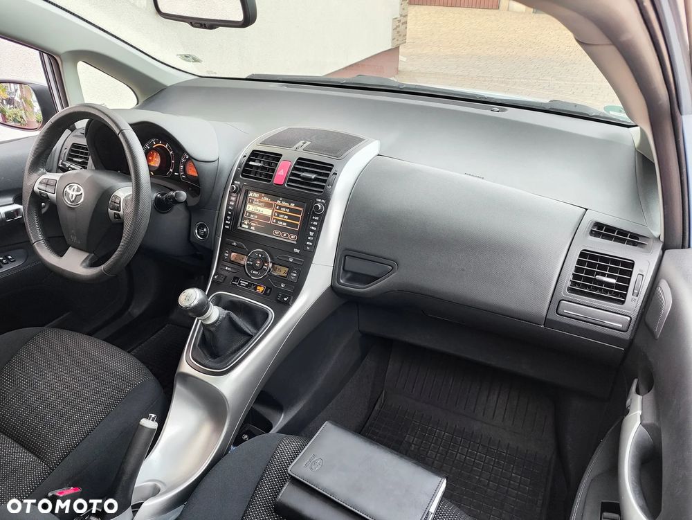 Toyota Auris 1.6 Executive - 18