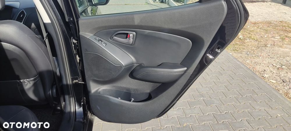 Hyundai ix35 1.7 CRDi 2WD blue Style - 29