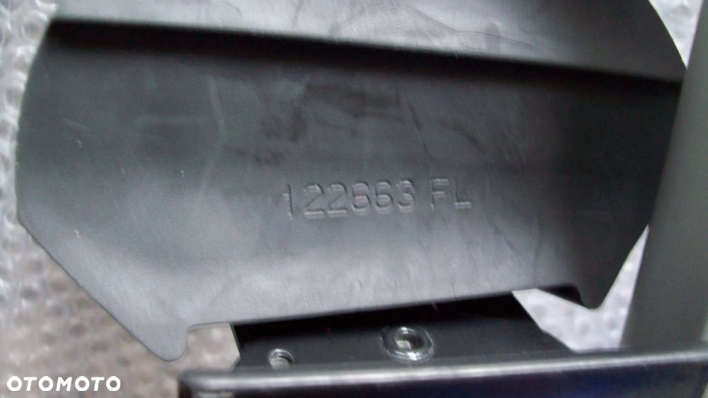 Aluminiowy bagażnik dachowy Toyota Avensis - 11