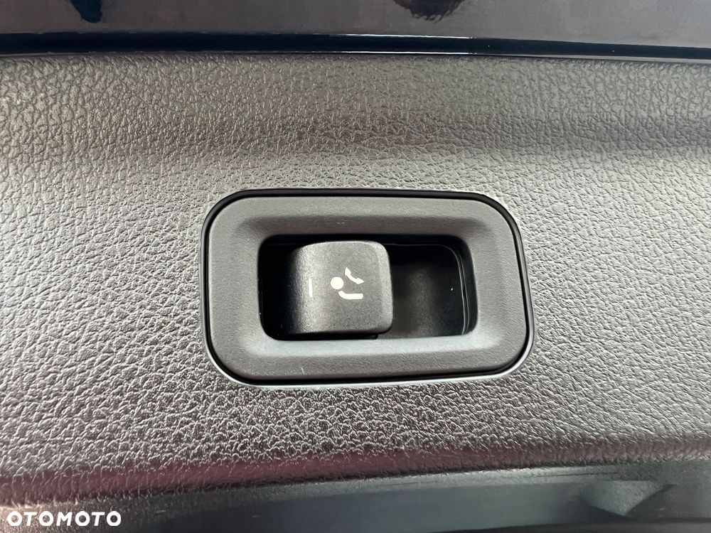 Mercedes-Benz GLE 300 d 4Matic 9G-TRONIC AMG Line - 33