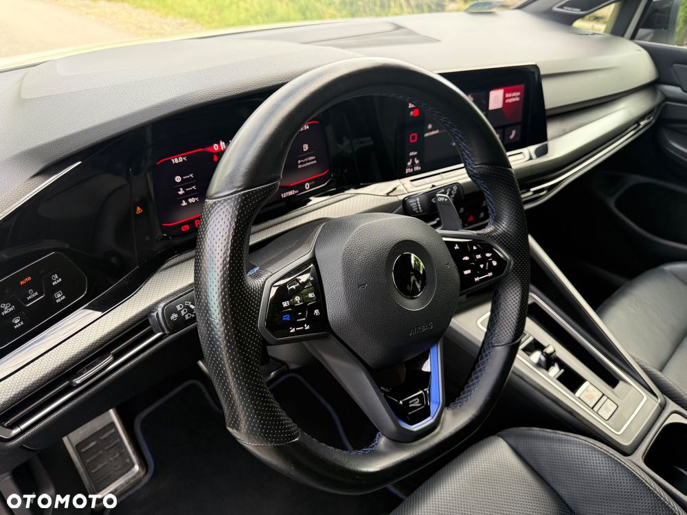 Volkswagen Golf - 5