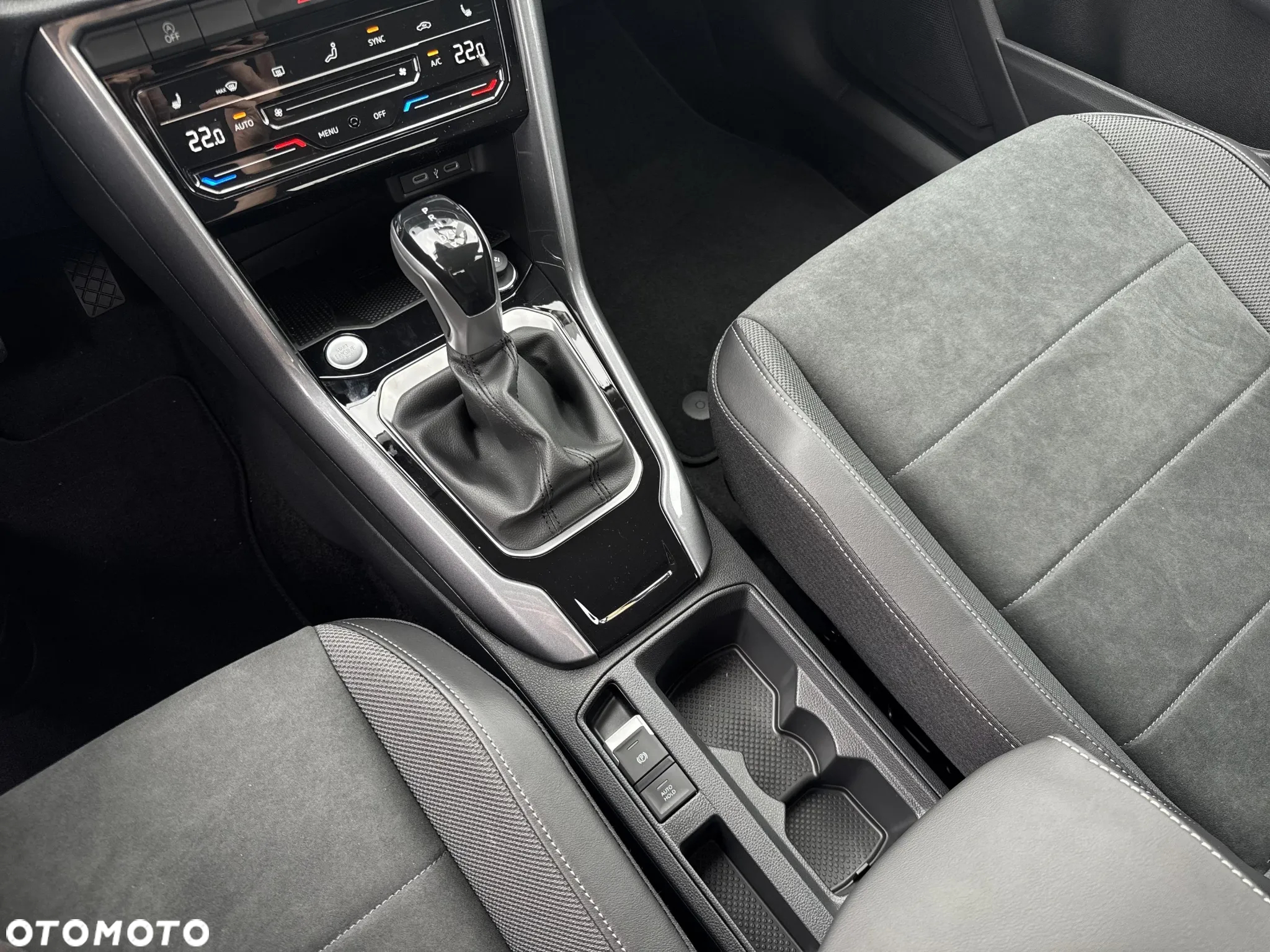 Volkswagen T-Roc - 16