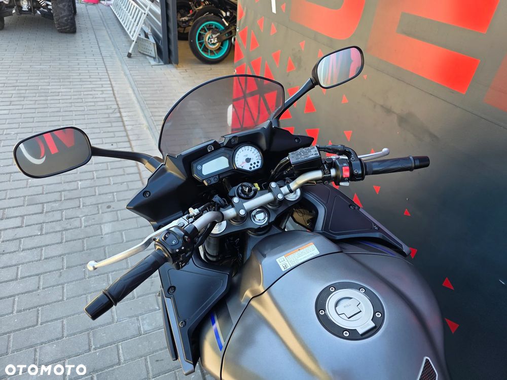Yamaha FZ8 - 21