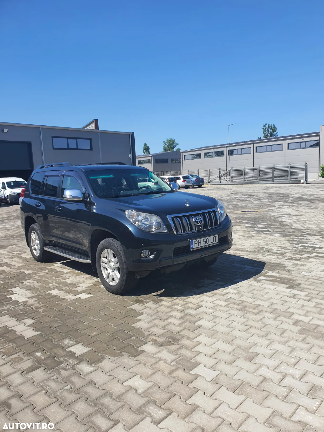 Toyota Land Cruiser 3.0l Turbo D-4D Aut. AVS 7 Locuri Luxury - 3