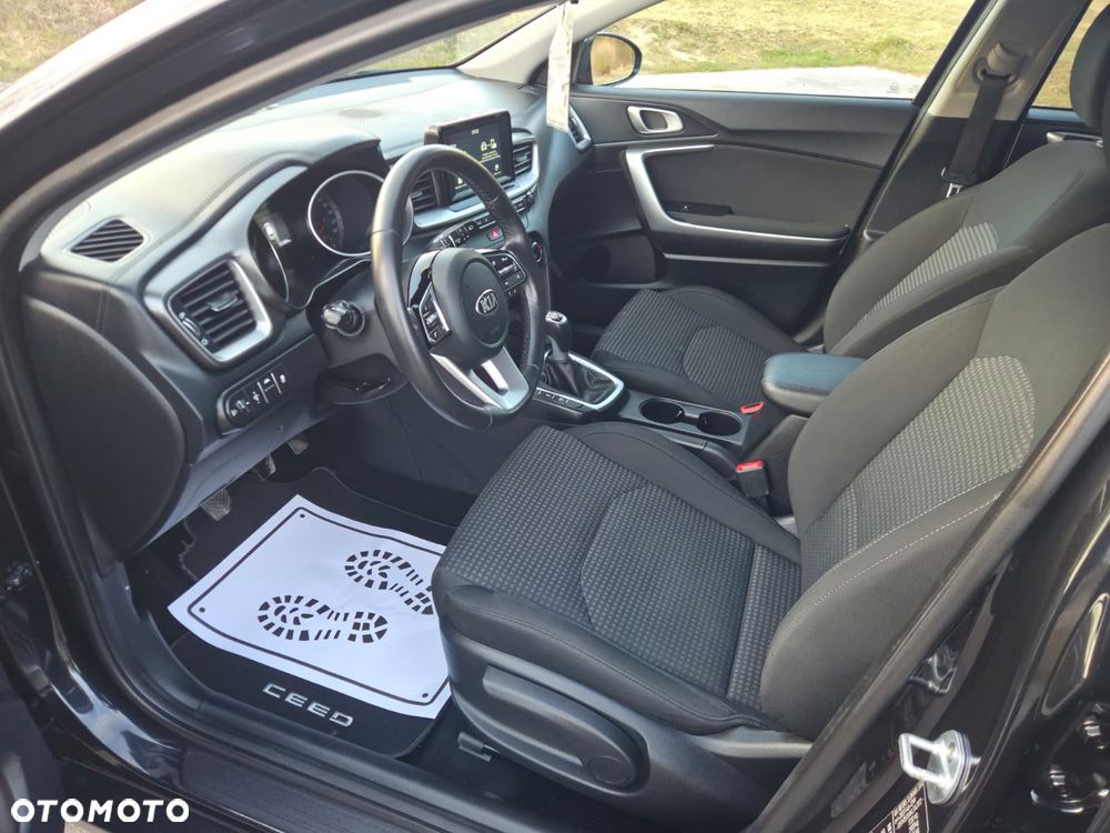 Kia Ceed 1.4 Attract - 13