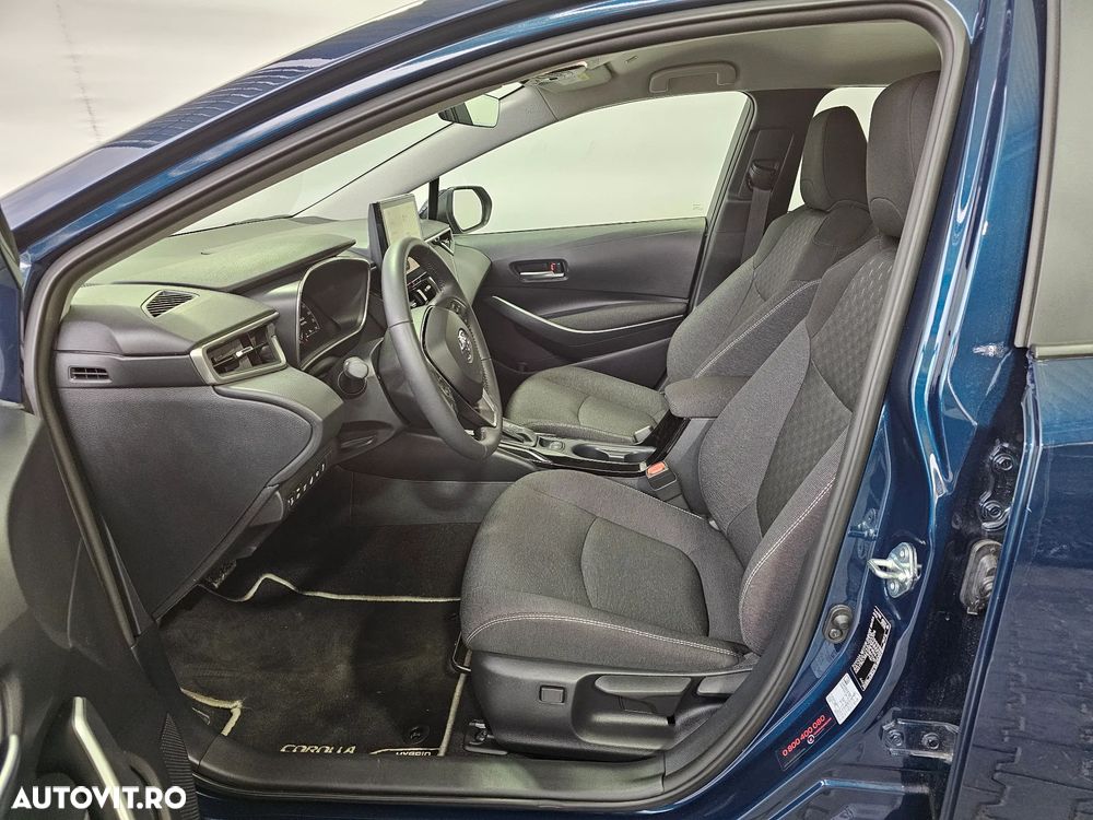 Toyota Corolla Sedan 1.8 HSD Business - 6