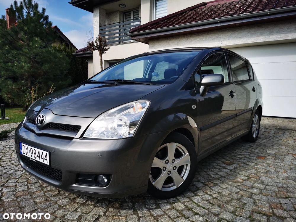 Toyota Corolla Verso 2.2 D-4D - 1