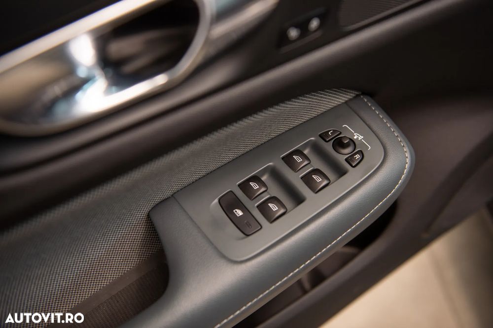 Volvo S60 T8 Recharge AWD Geartronic RDesign - 14