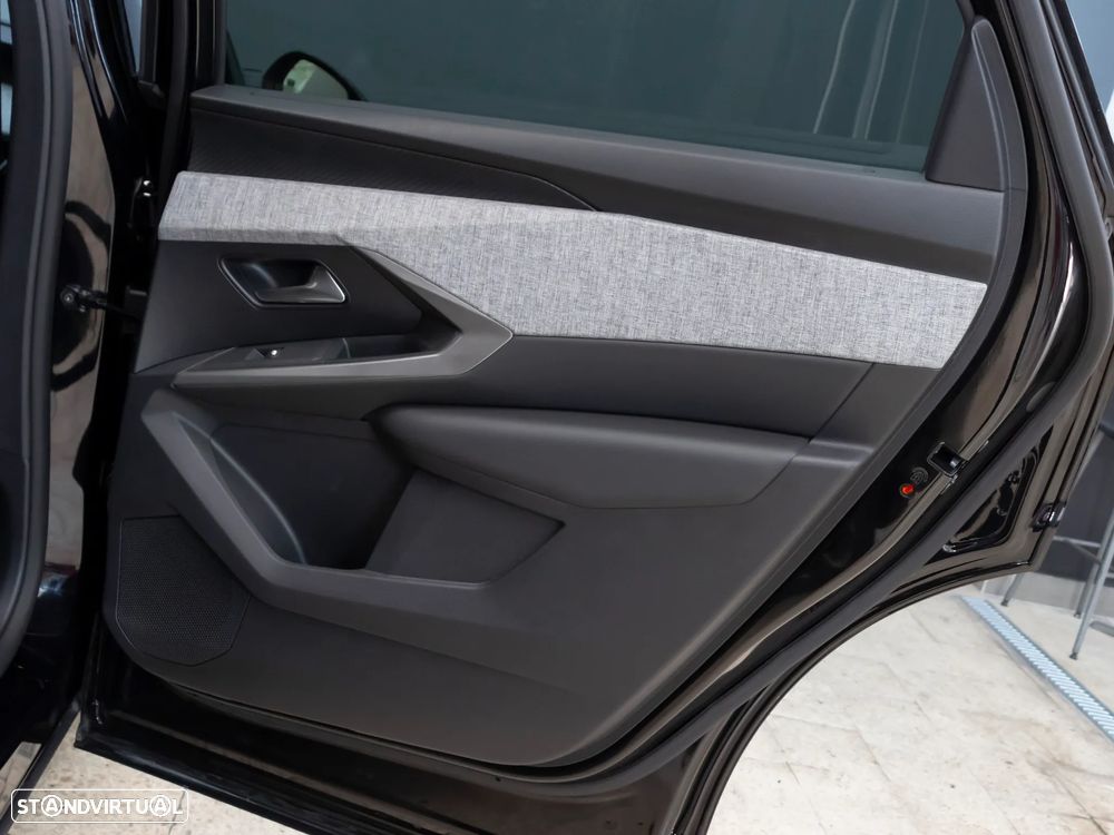 Peugeot 5008 1.2 Hybrid Allure e-DCS6 - 11