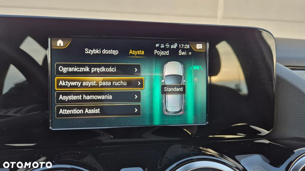 Mercedes-Benz Klasa B 180 Style 7G-DCT - 30