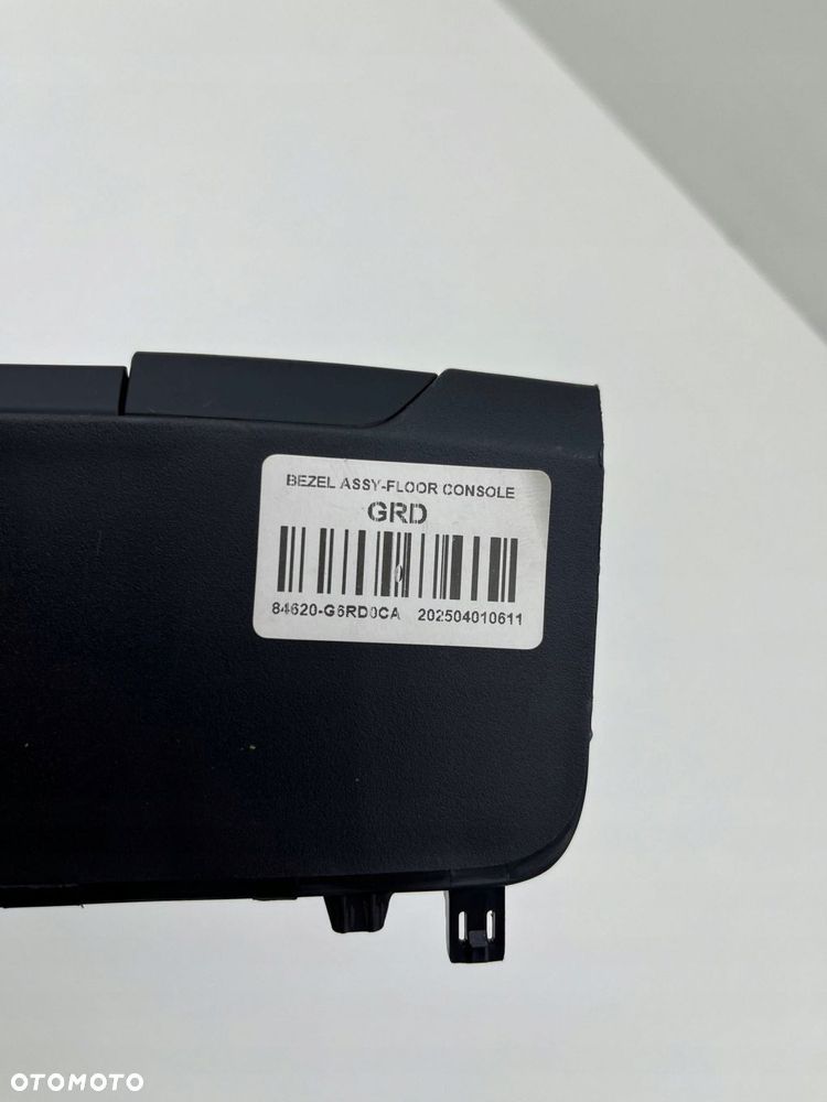 KIA PICANTO III LIFT GNIAZDO PANEL USB-C 84621-G6R0CA - 4