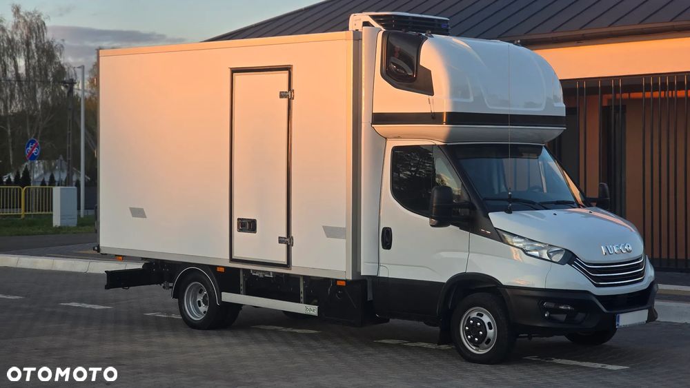 Iveco ❗️❗️DAILY 3.0 180Km 50C18 JAK NOWY ❗️❗️NOWY MODEL / CHŁODNIA MROŹNIA -32 +32 / ZASILANIE 230V / PIERWSZY WŁASCICIEL  / TEMPOMAT AKTYWNY / BLIŹNIAKI / ZASILANIE 230V / GRUBA SCIANKA / ZABUDOWA DPR / AGREGAT CARRIER XARIOS 350 / WERSJA WZMOCNIONA / FULL OPCJA / SERWIS ASO / SALON POLSKA / 35C15 50C15 35C18❗❗ JAK Z SALONU - NOWY -❗❗ - 32