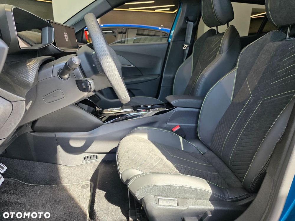 Peugeot 2008 PureTech mHEV GT Exclusive e-DCS6 - 11