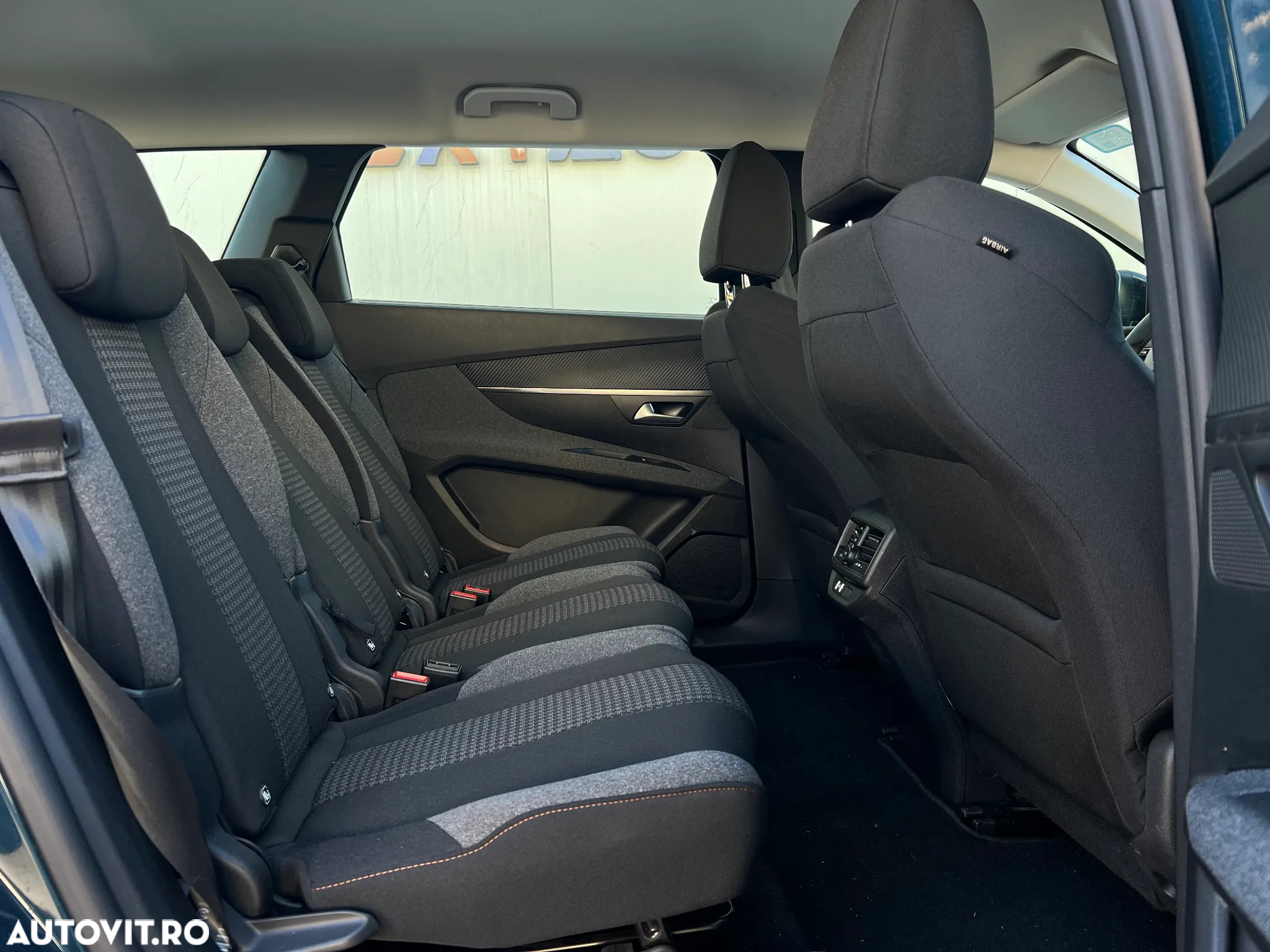 Peugeot 5008 PureTech 130 EAT8 Stop & Start Active Business-Paket - 8