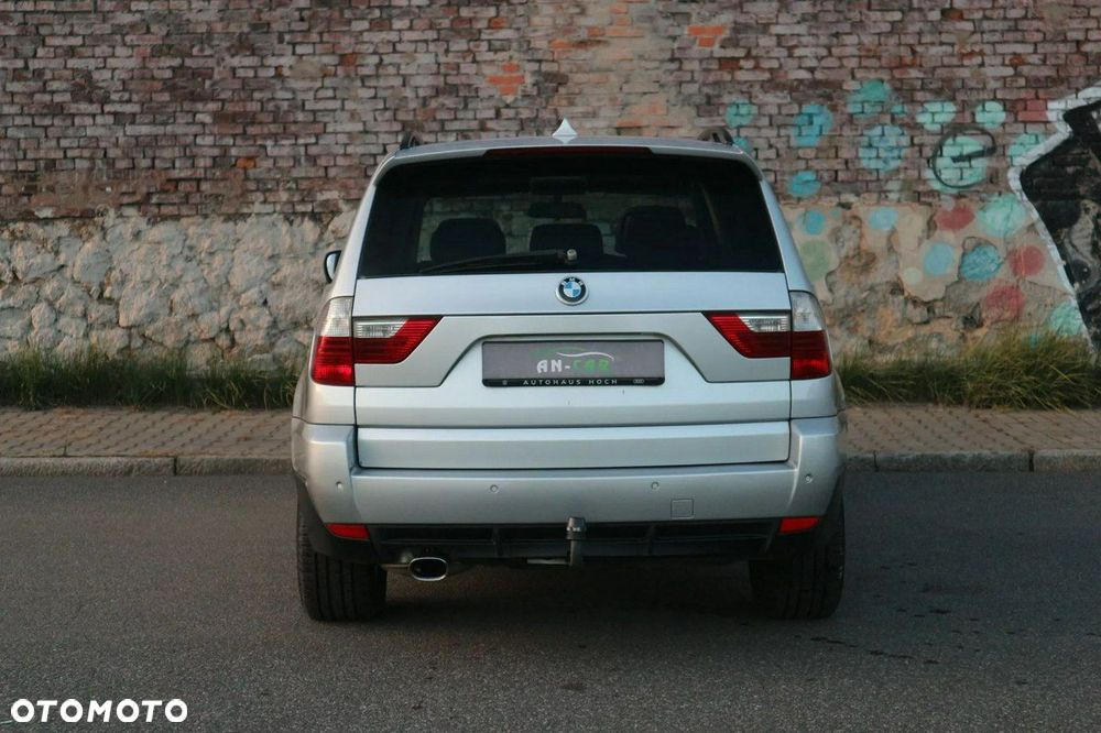 BMW X3 xDrive18d - 33