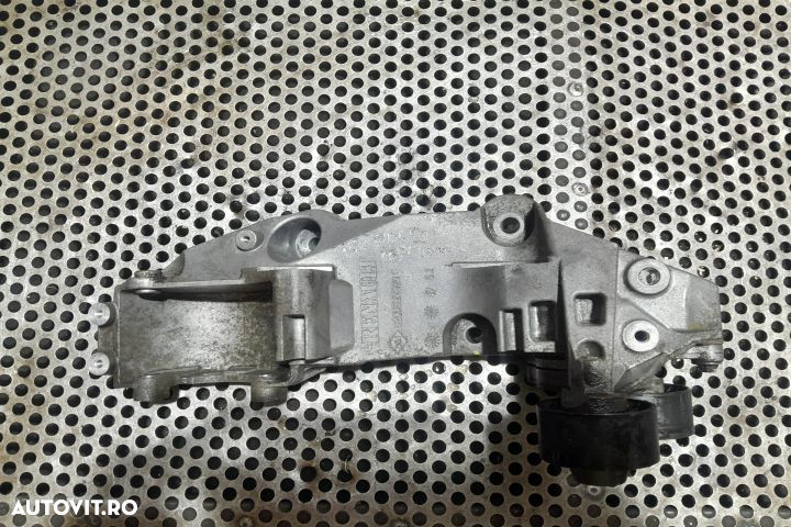 Suport alternator 8200527320C 8200527320C Nissan Qashqai 1 J10 [2007 - 2