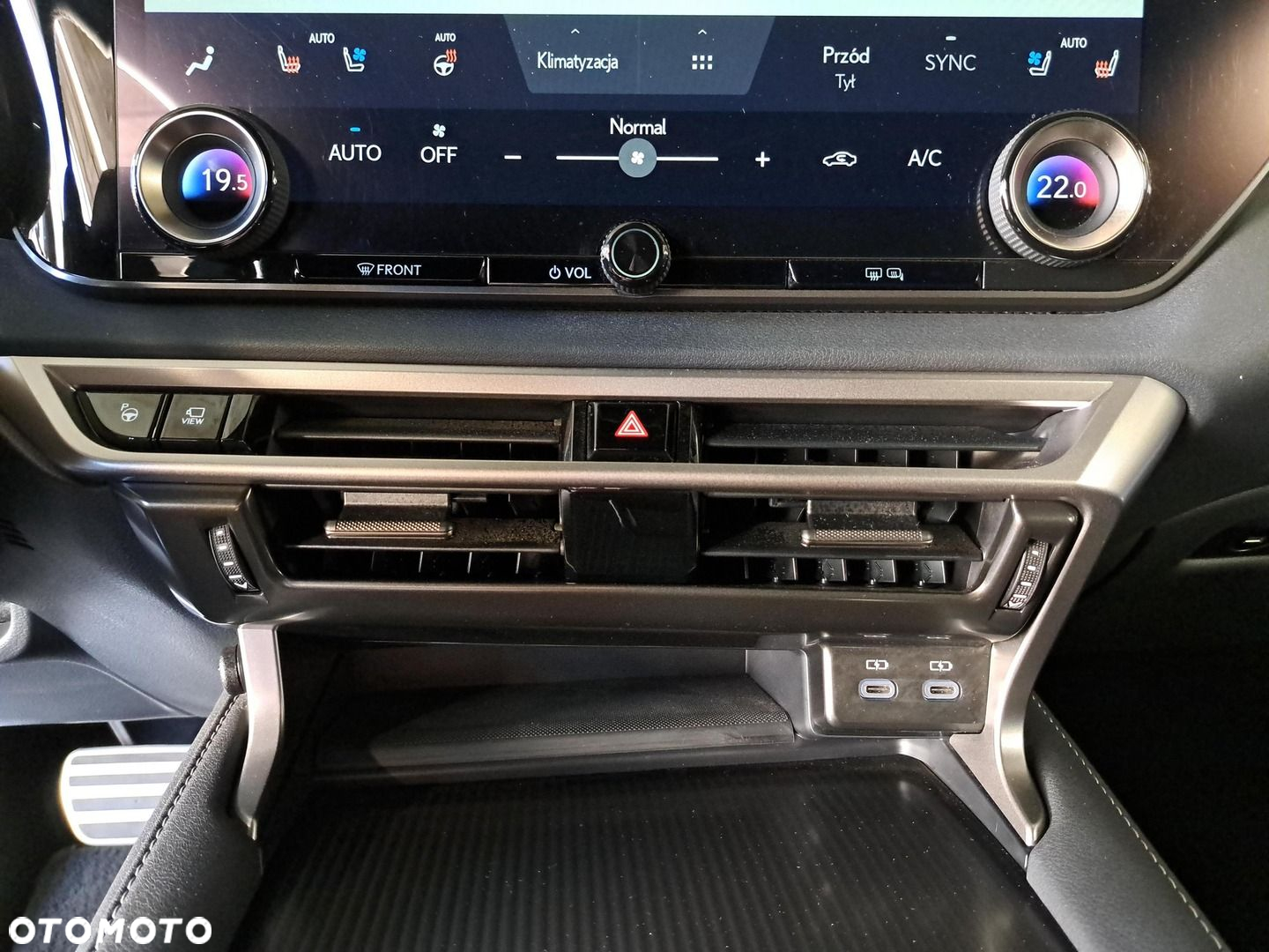 Lexus RX - 25