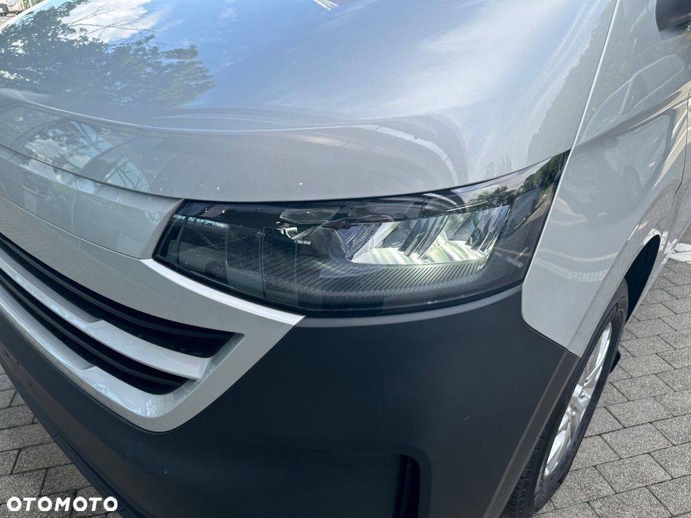 Volkswagen Transporter Transporter Furgon silnik: 2,0 l TDI 150 KM / skrzynia biegów: 8-biegowa automatyczna rozstaw osi: 3500 mm - 26