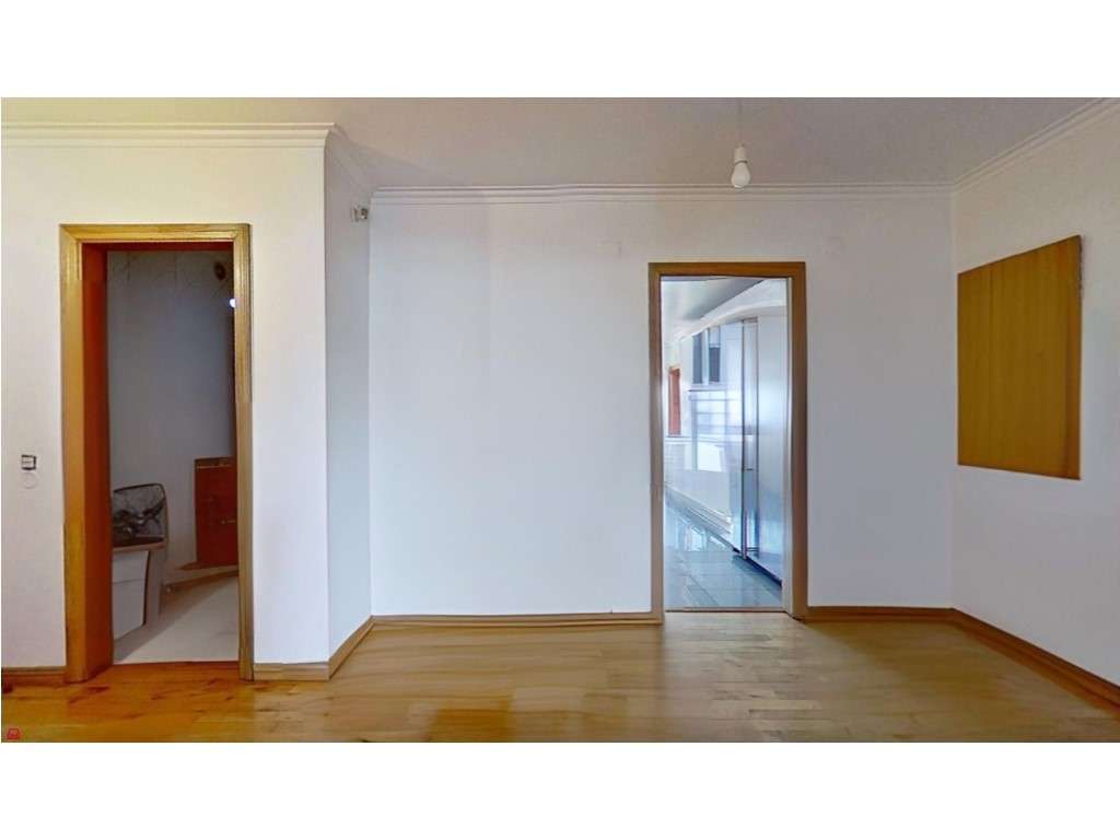 Excelente apartamento T4 à Venda em Campolide a 100 metros das Amor... - Grande imagem: 5/26