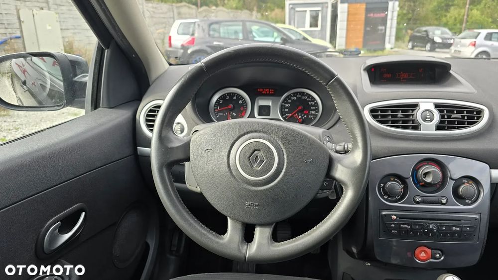 Renault Clio - 23