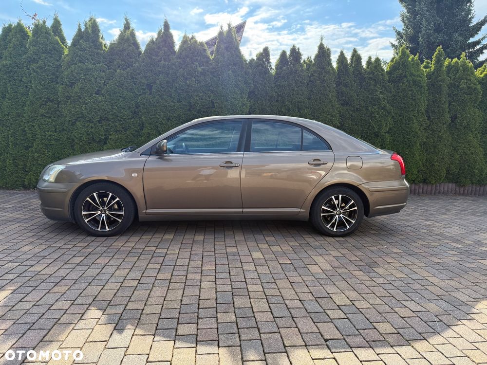 Toyota Avensis - 19