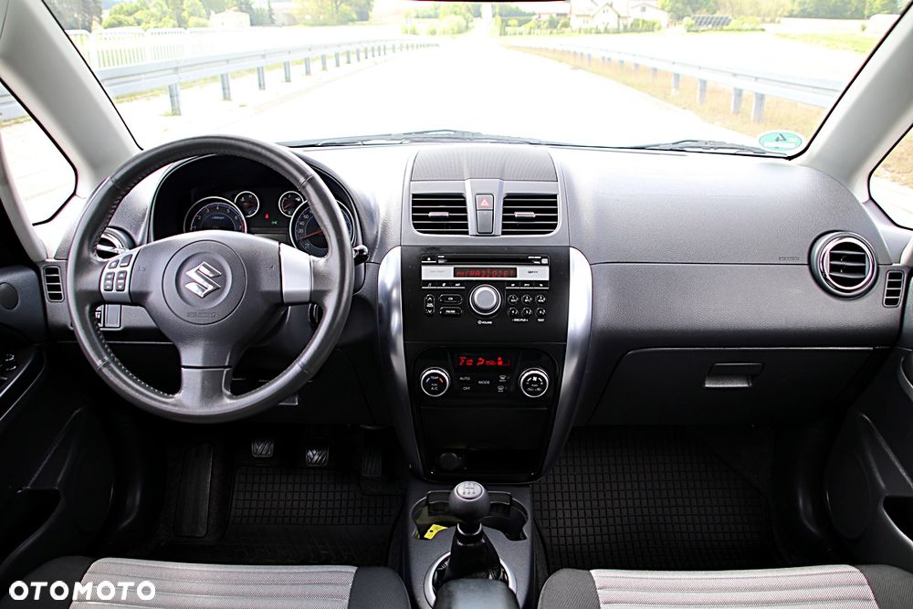 Suzuki SX4 1.6 VVT 4x2 City - 25