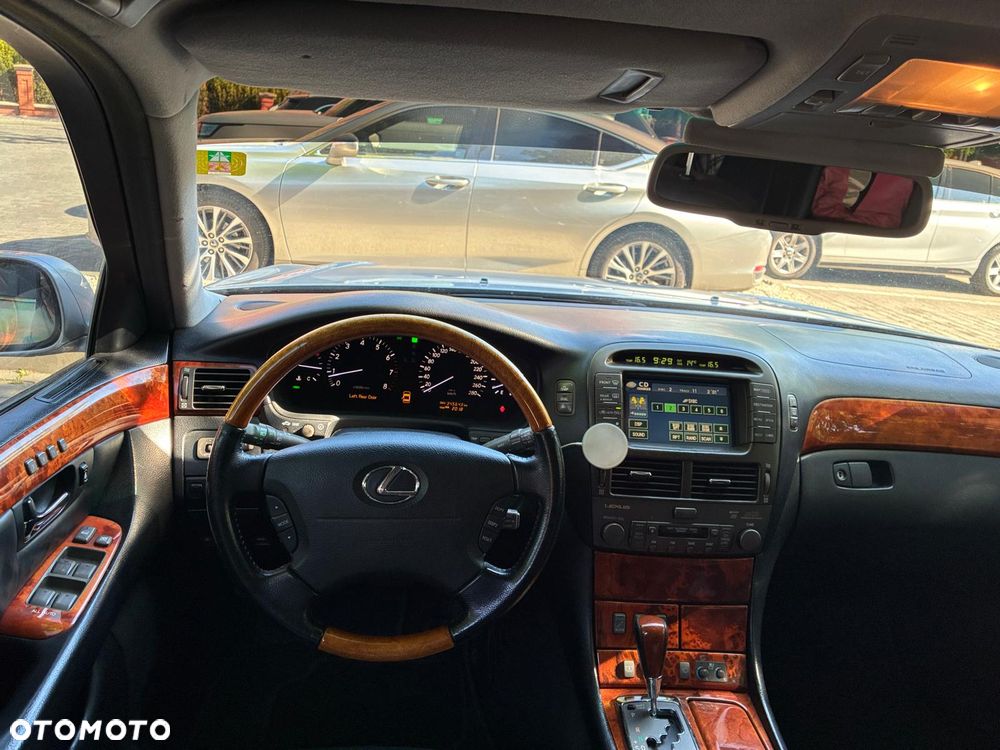 Lexus LS Voyage - 7