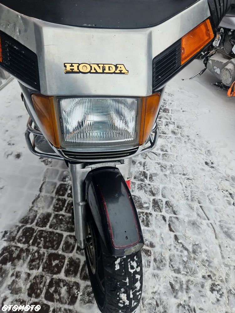 Honda GL - 16