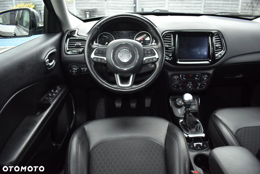 Jeep Compass - 26