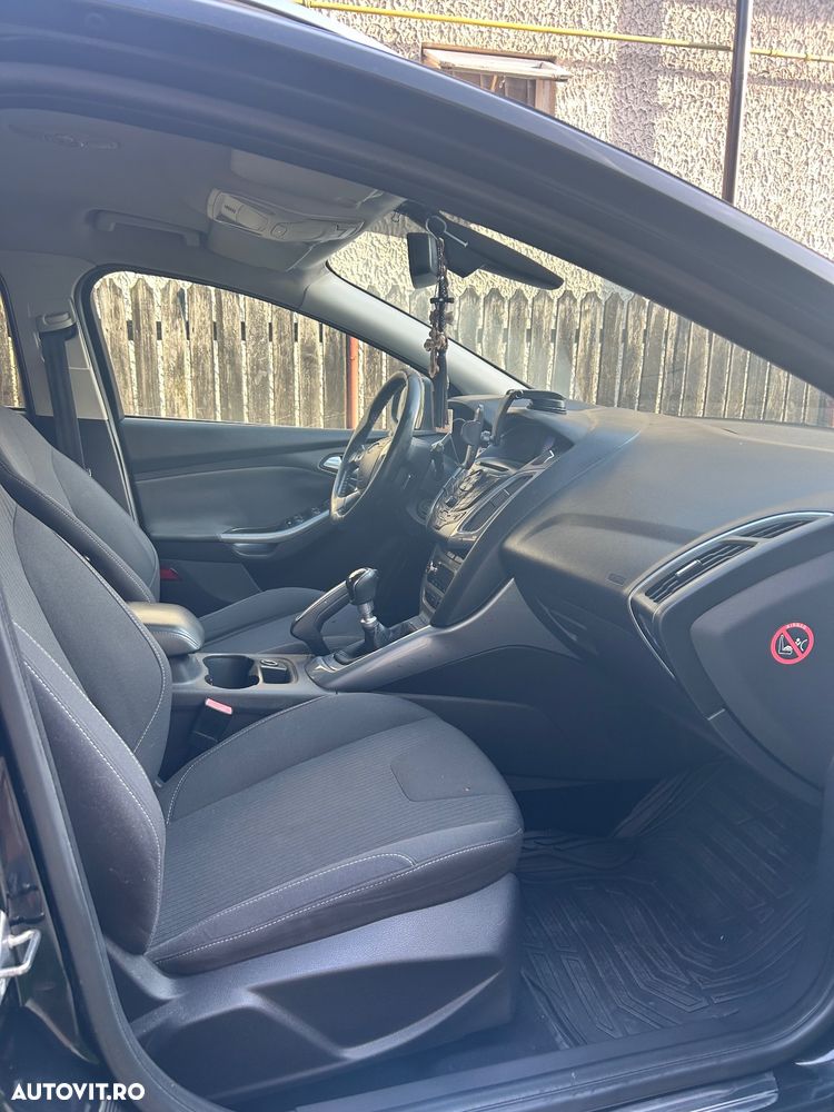 Ford Focus 1.6 TDCI DPF Titanium - 6