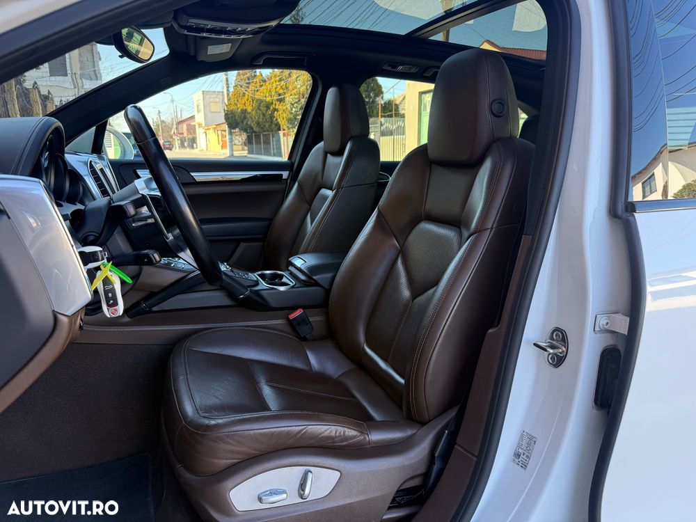 Porsche Cayenne - 14