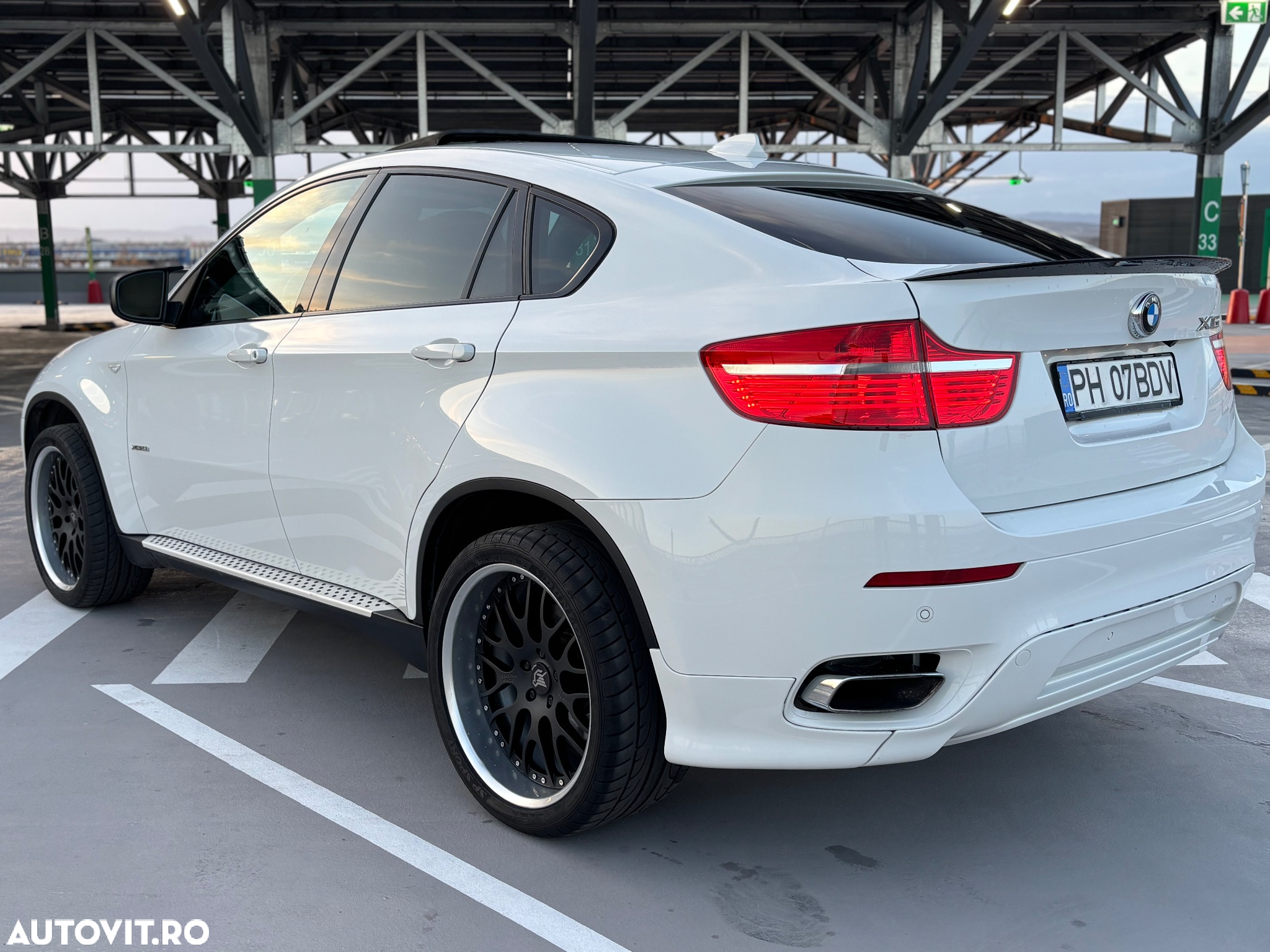 BMW X6 xDrive50i - 13